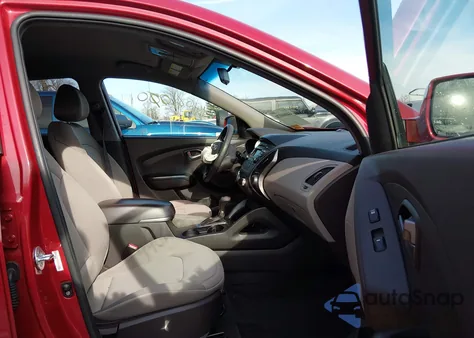 2015 Hyundai Tucson Gls z USA, uszkodzony, nr VIN KM8JT3AF2FU991635